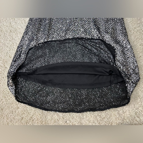 Women’s Medium Time To Shine Sequin Midi Skirt NWT - Picture 5 of 7